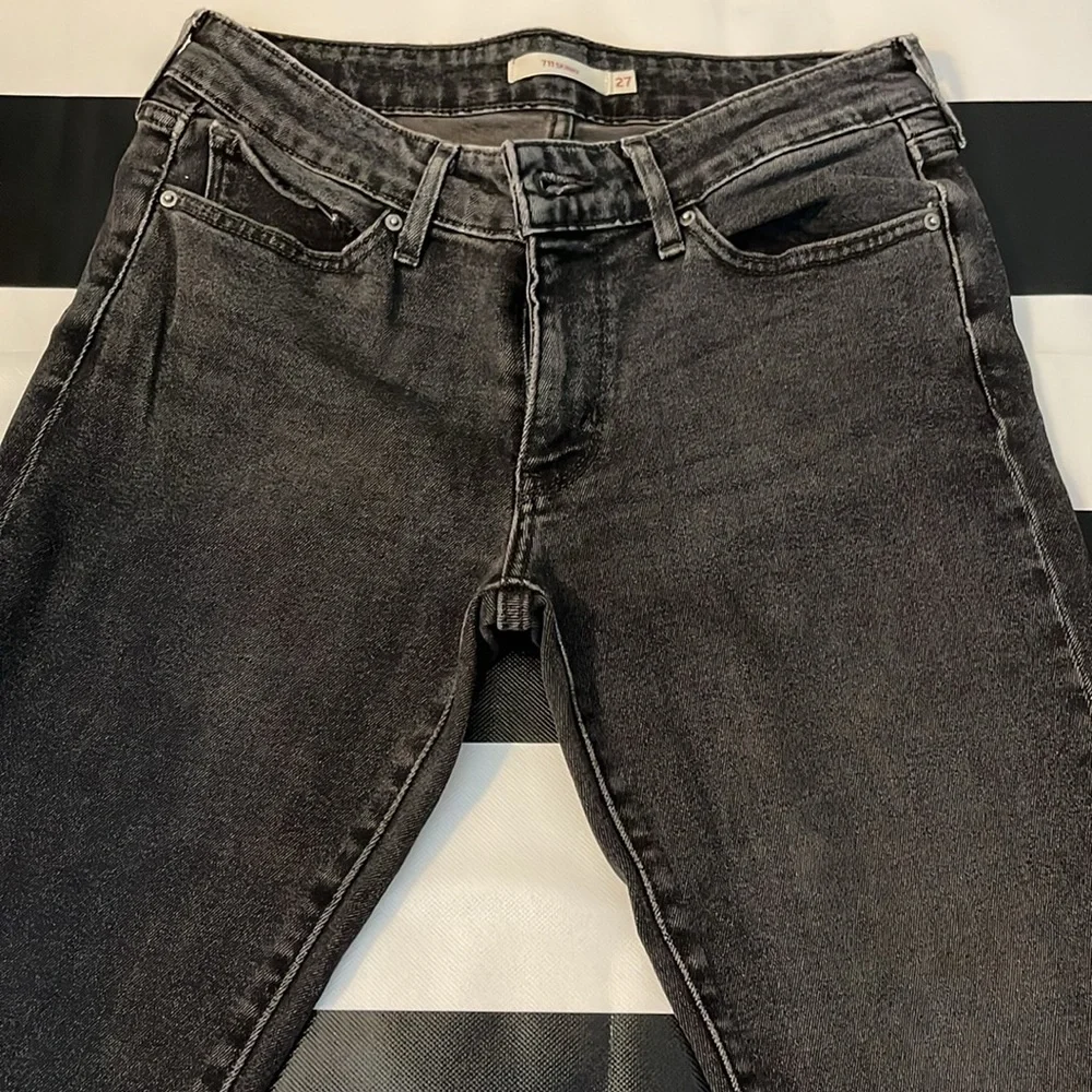 PREMIUM LEVIS 711 SKINNY LOWRISE MIDRISE